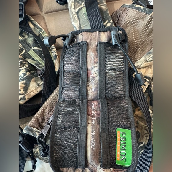 Cabela’s Camo Hunting Vest with Seat & Turkey Call Case Small-Large - Picture 10 of 13